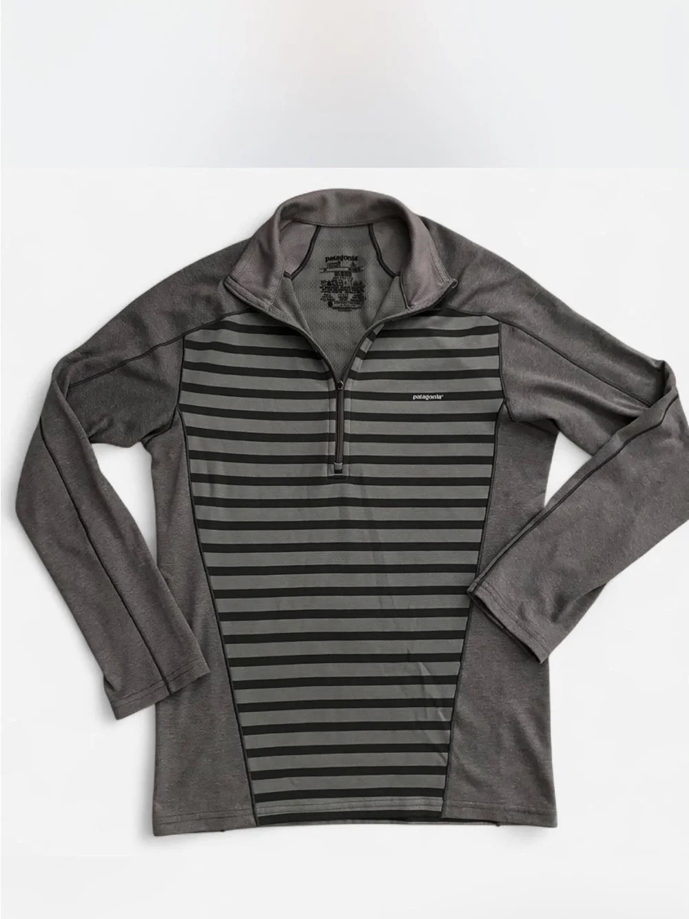 Patagonia Capilene 3 Men’s Gray and Black Striped Half-Zip Pullover Size XS